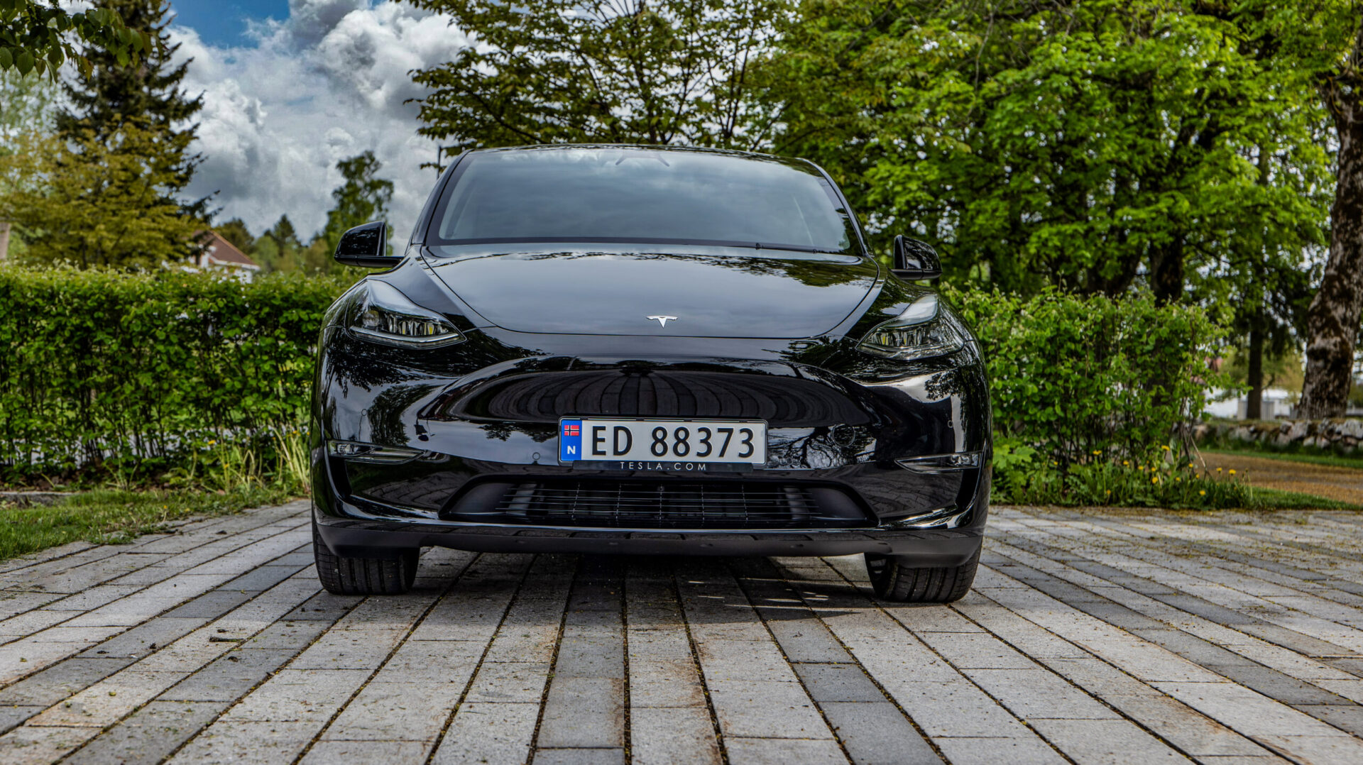 Tesla test – Test av Tesla rekkevidde, bagasjerom og lydanlegg med mer!