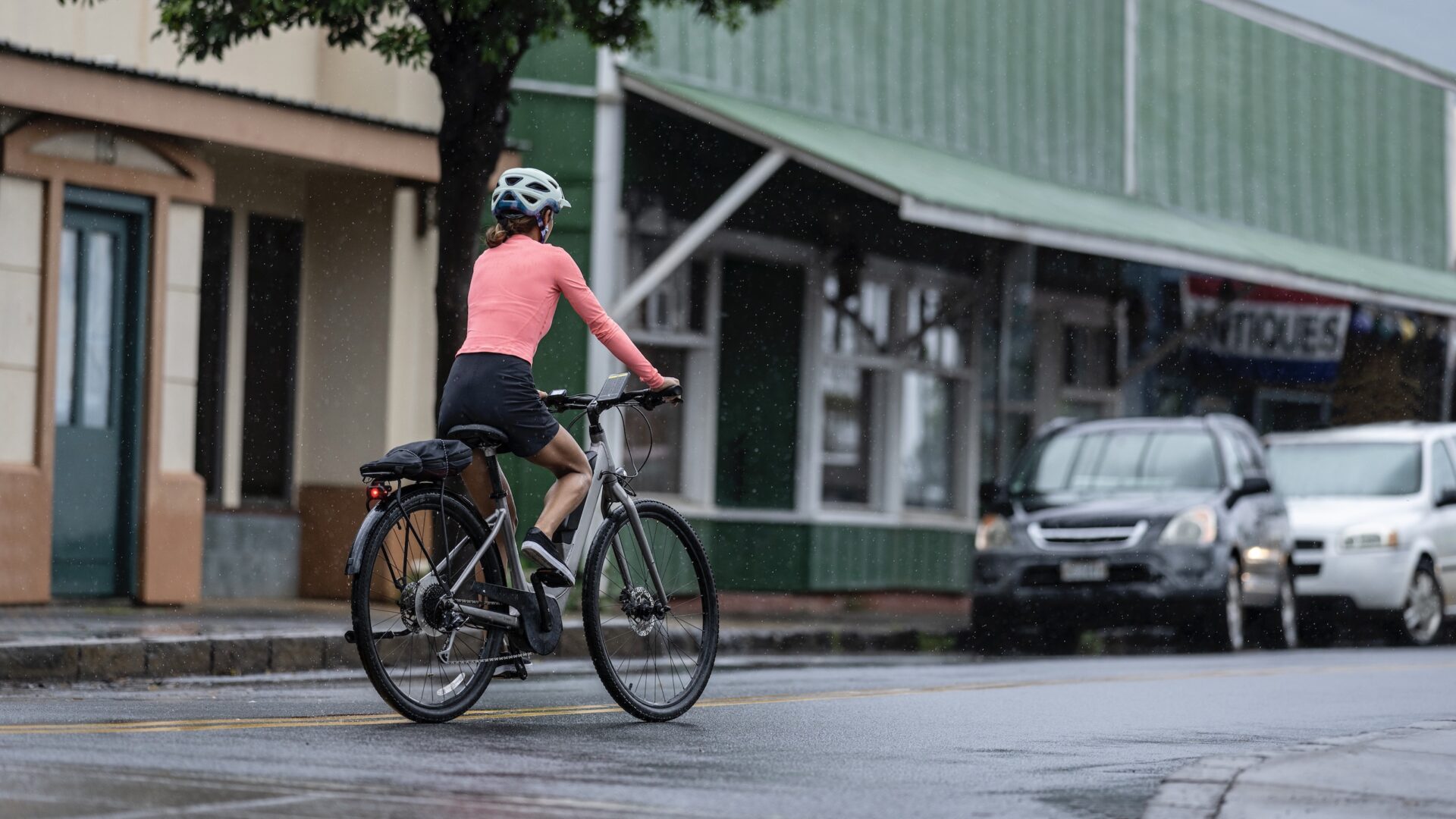 Hold oversikt bak deg med Garmin Varia eRTL616