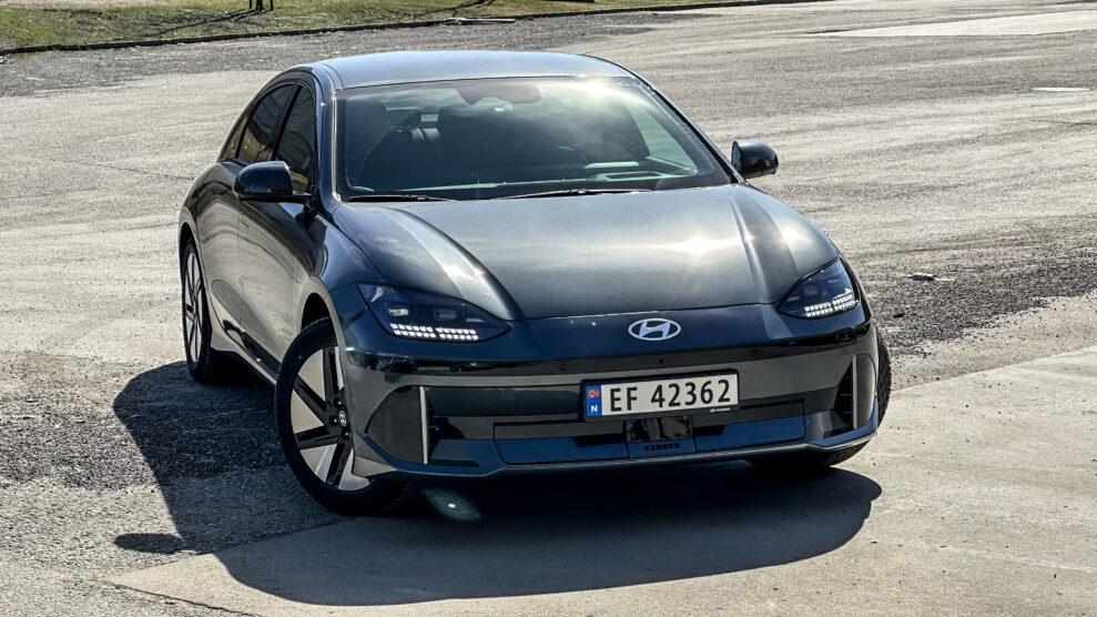 Hyundai Ioniq 6 asphalt 3