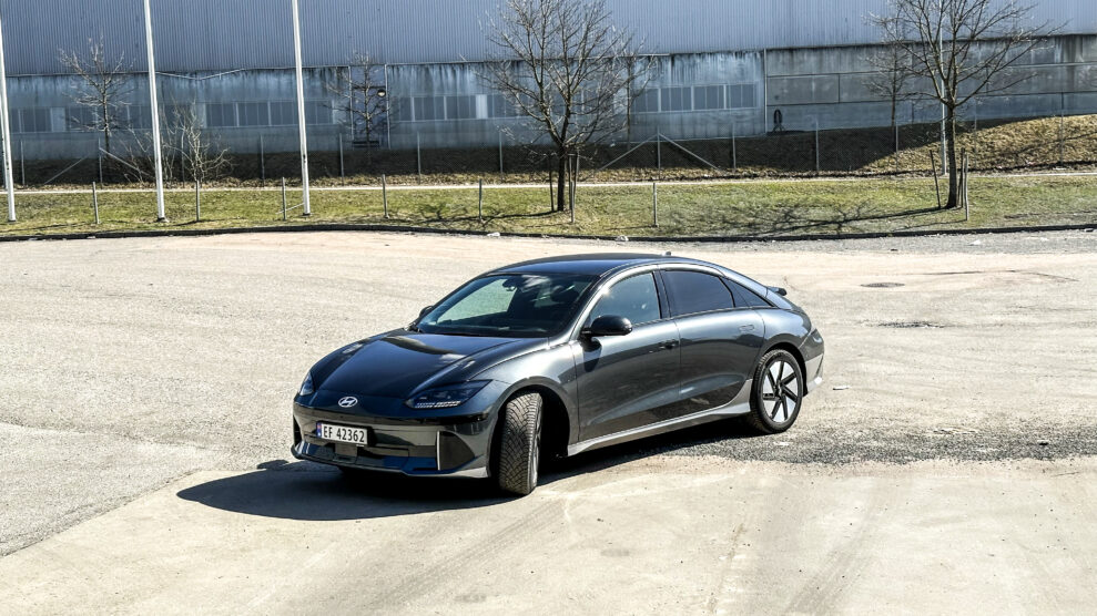 Hyundai Ioniq 6 faraway