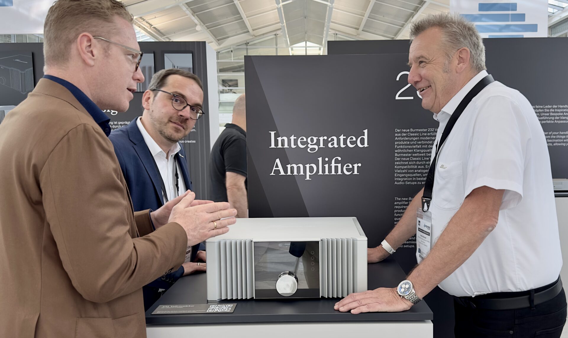 High-End 2023: Burmester 232 integrert forsterker 4