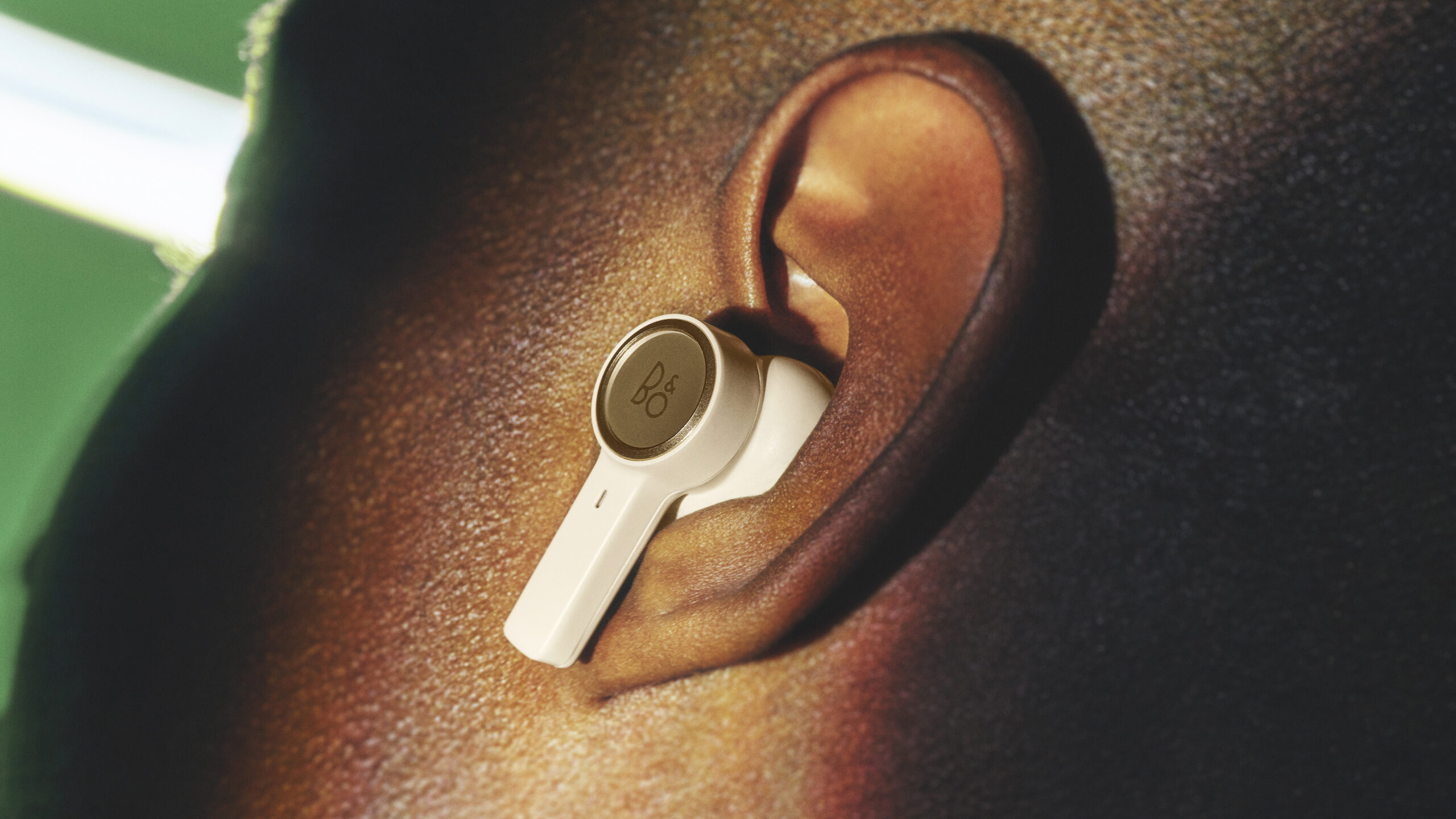 Bang & Olufsen Beoplay-EX-lifestyle5