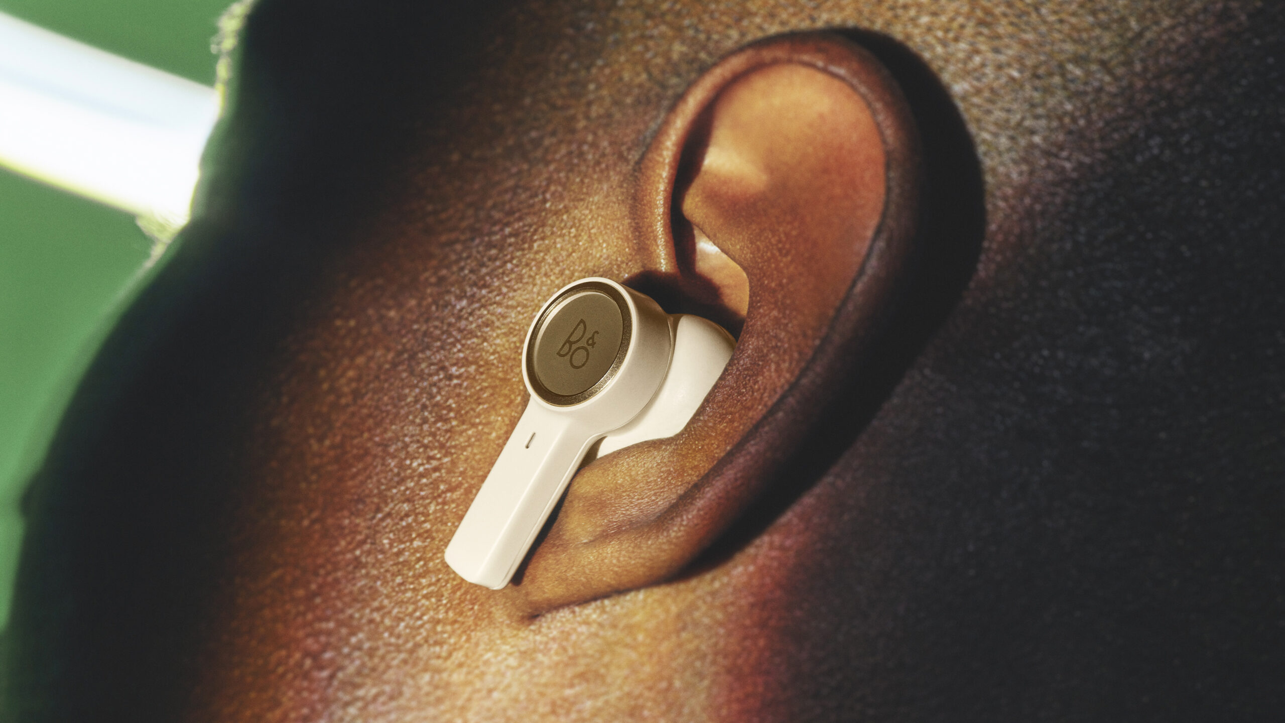 Bang & Olufsen Beoplay-EX-Lifestyle5