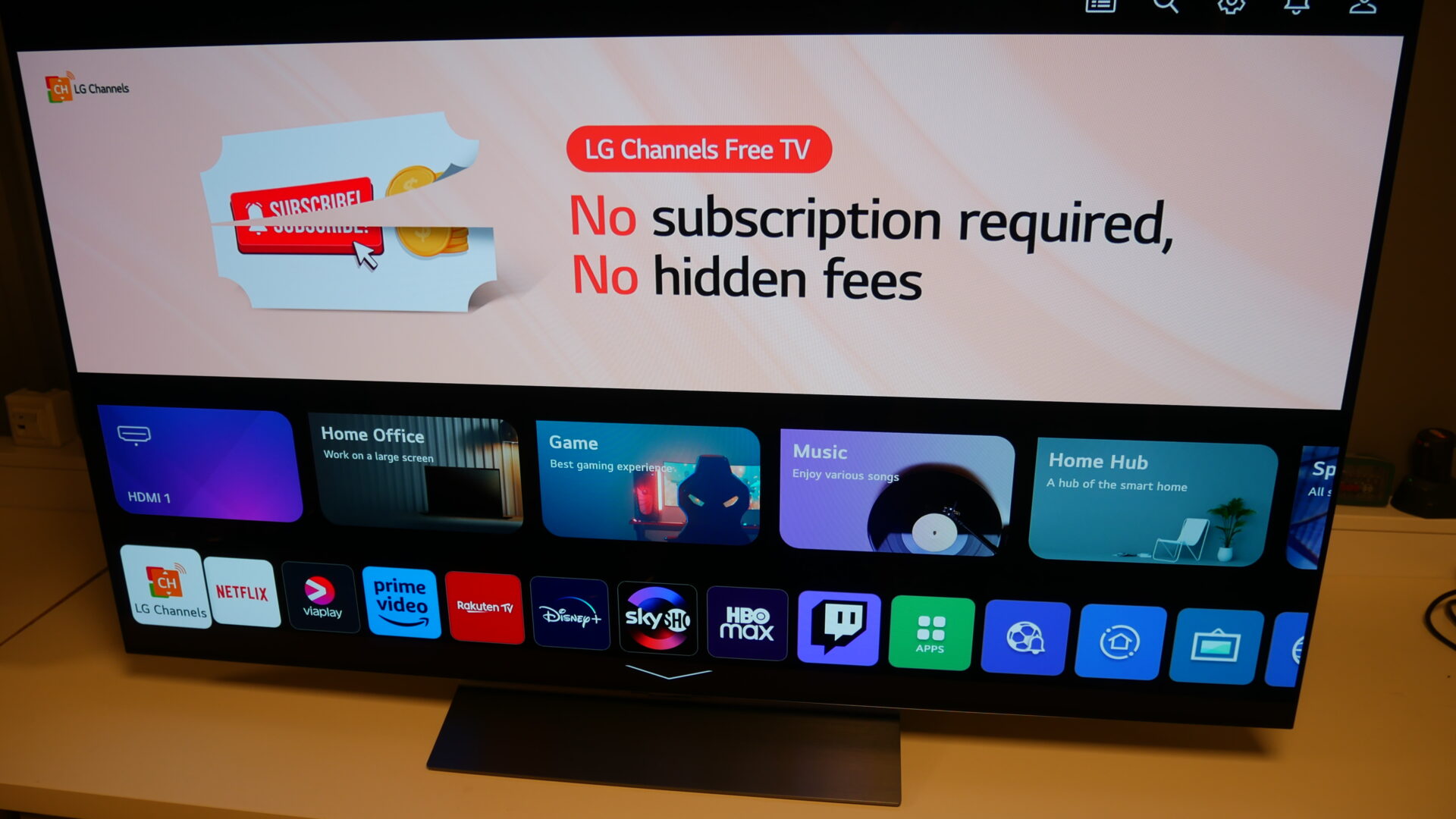 Samsung S90C vs. LG OLED C3 2 Samsung S90C vs. LG OLED C3 2