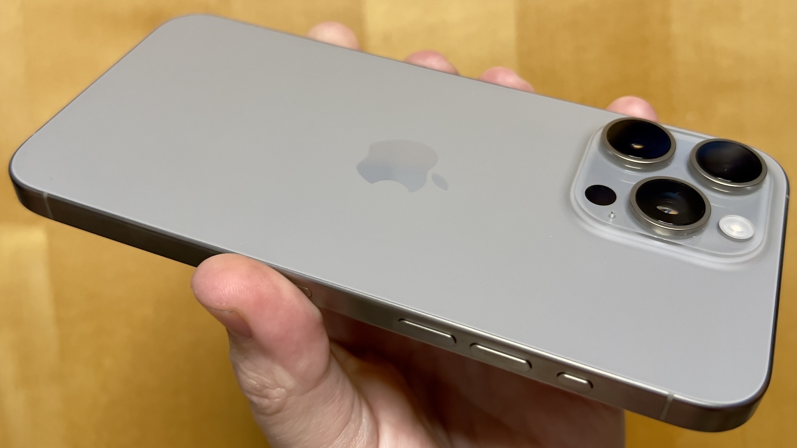 TEST: Apple iPhone 15 Pro Max – Apple iPhone 15 Pro Max tilbake i kampen