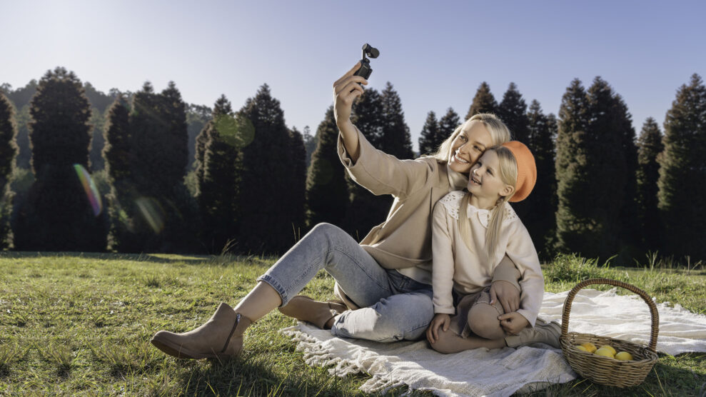 5-Parent-child-selfie