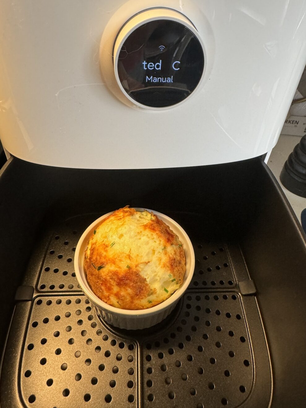 Xiaomi Mi Smart Air Fryer Pro egg bites web