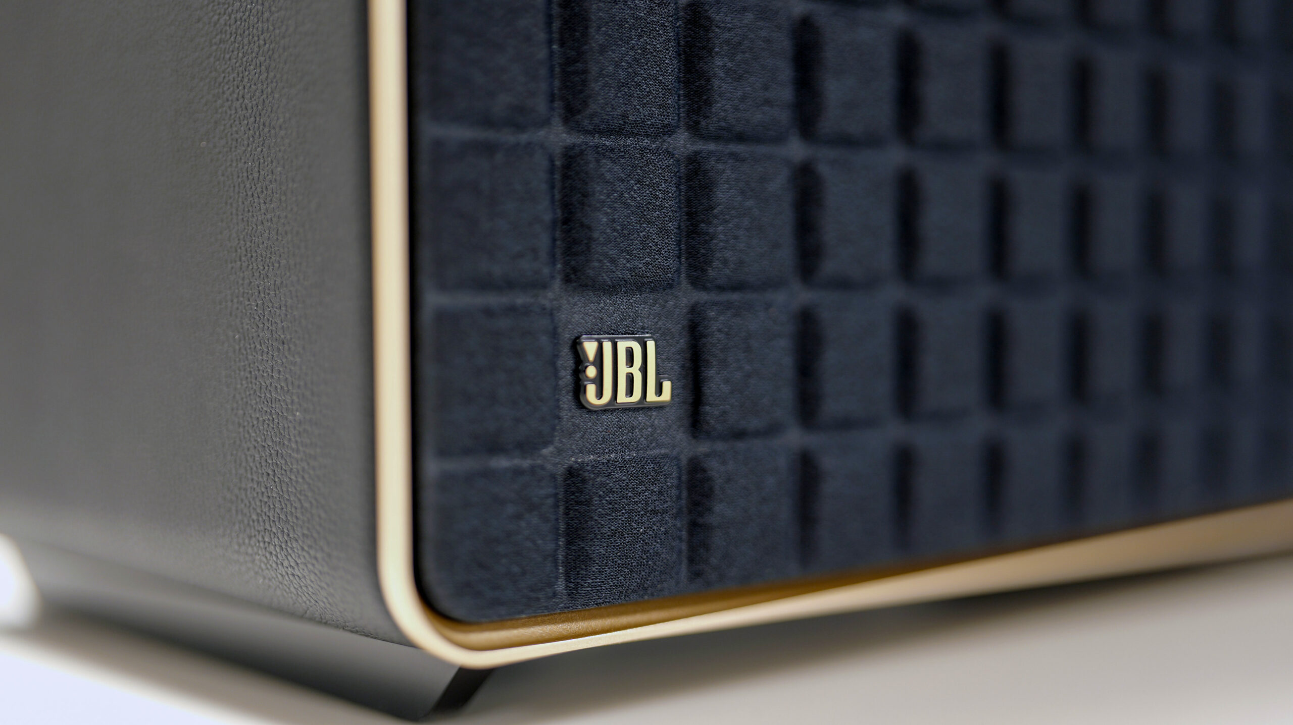 JBL Authentics 500 logo