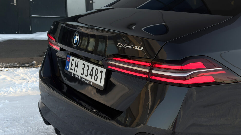 BMW i5 eDrive40 23