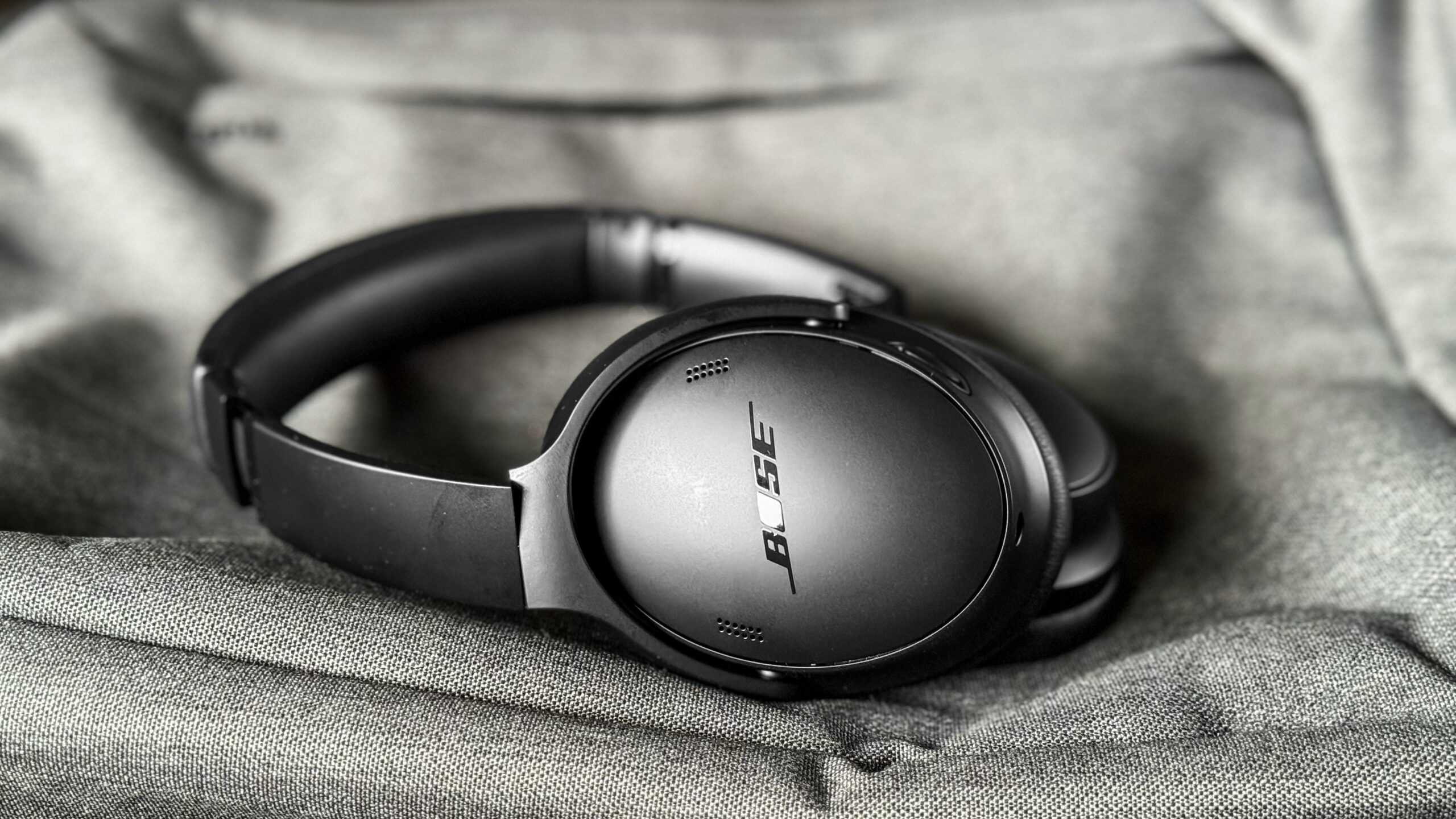 Bose QuietComfort Headphones SPREAD 2