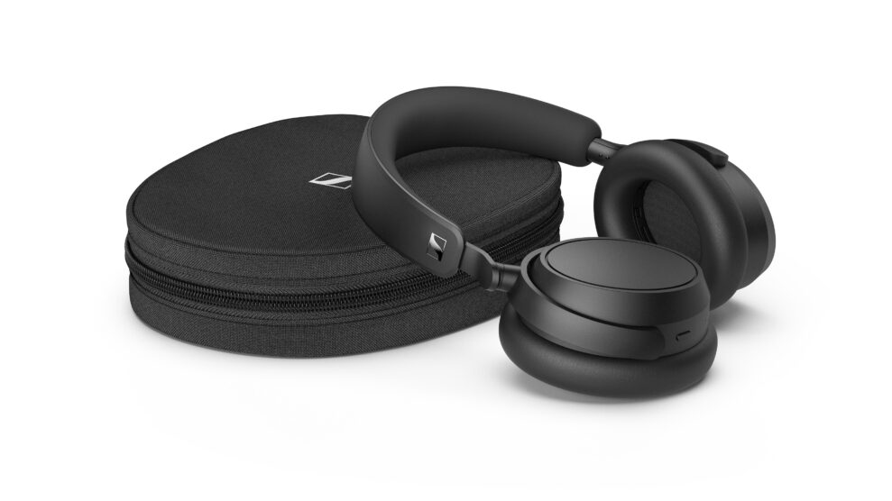 Sennheiser_ACCENTUM_Plus_Black_Folded_wCase