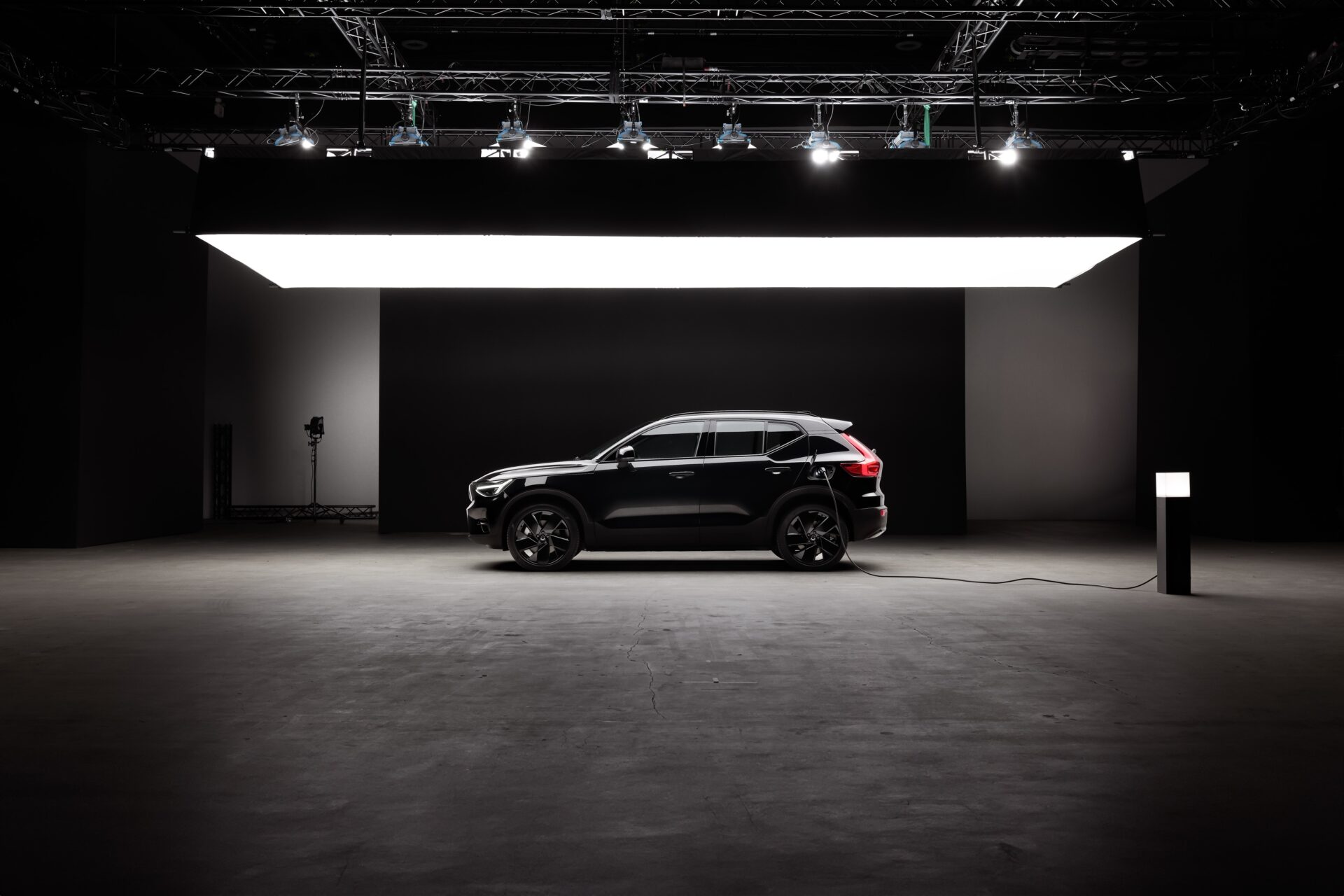 Volvo EX40 Black Edition går fortere og lengre