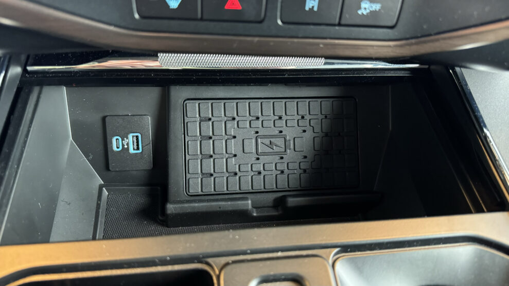 Ford F-150 wireless charging & USB