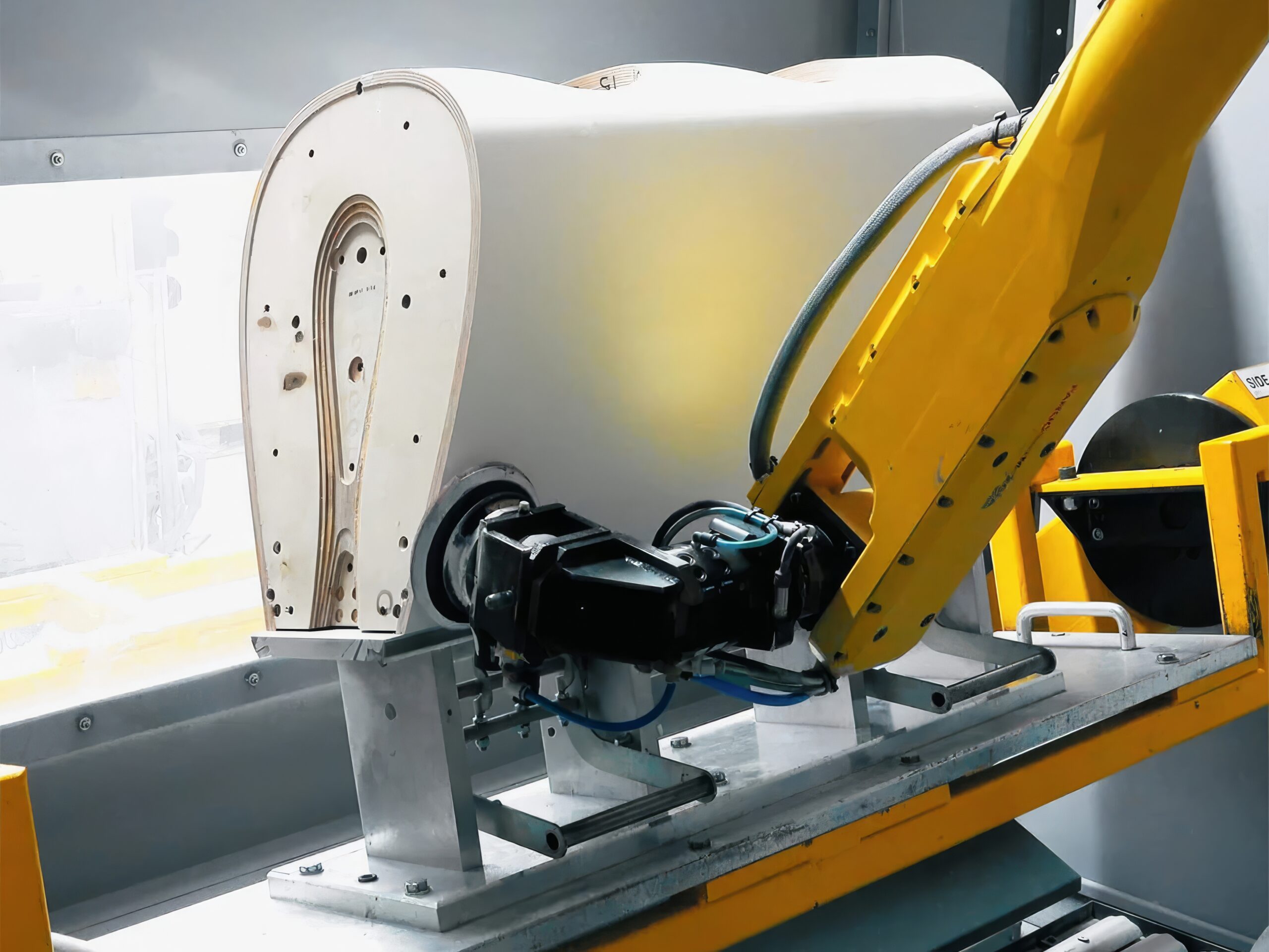 Bowers & Wilkins 802 D4 robotics production line-topaz
