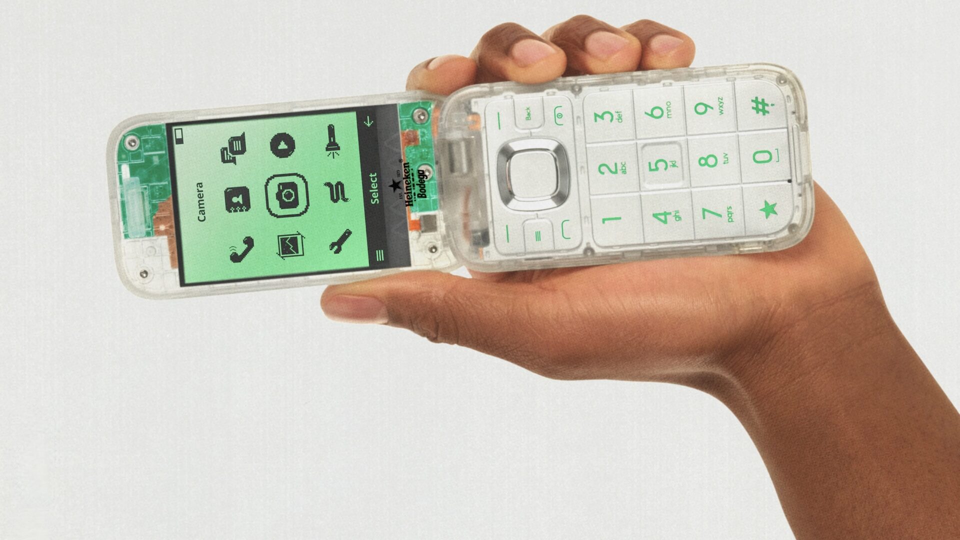 Heineken og Bodega lanserer The Boring Phone