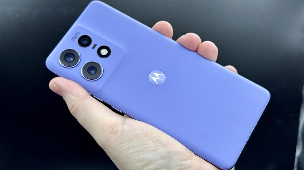 Hurtiglading: Superraske Kina mot trauste Vesten - hvem har rett? 1 motorola edge 50 pro TOP