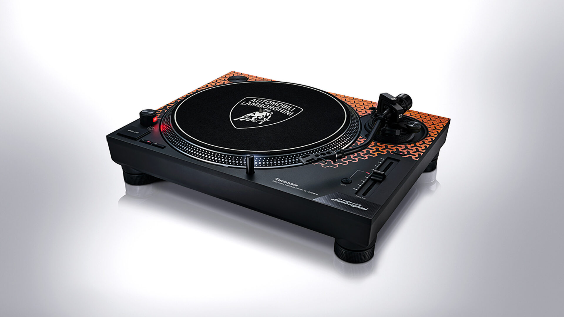 High-End 2024: Technics SL-1200M7B Lamborghini special edition