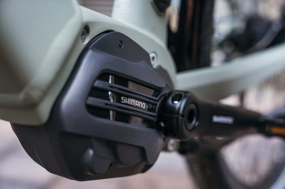 YEC535__31crescent_Elska_bosch_motor_närbild