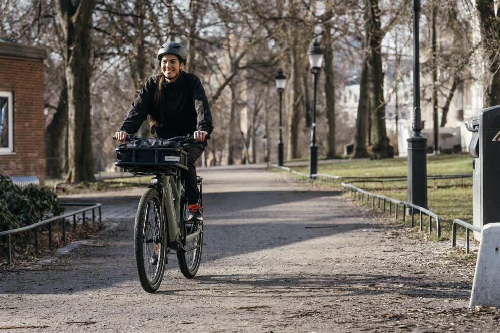 YEC535__31crescent_Elska_cykel_framifrån_park