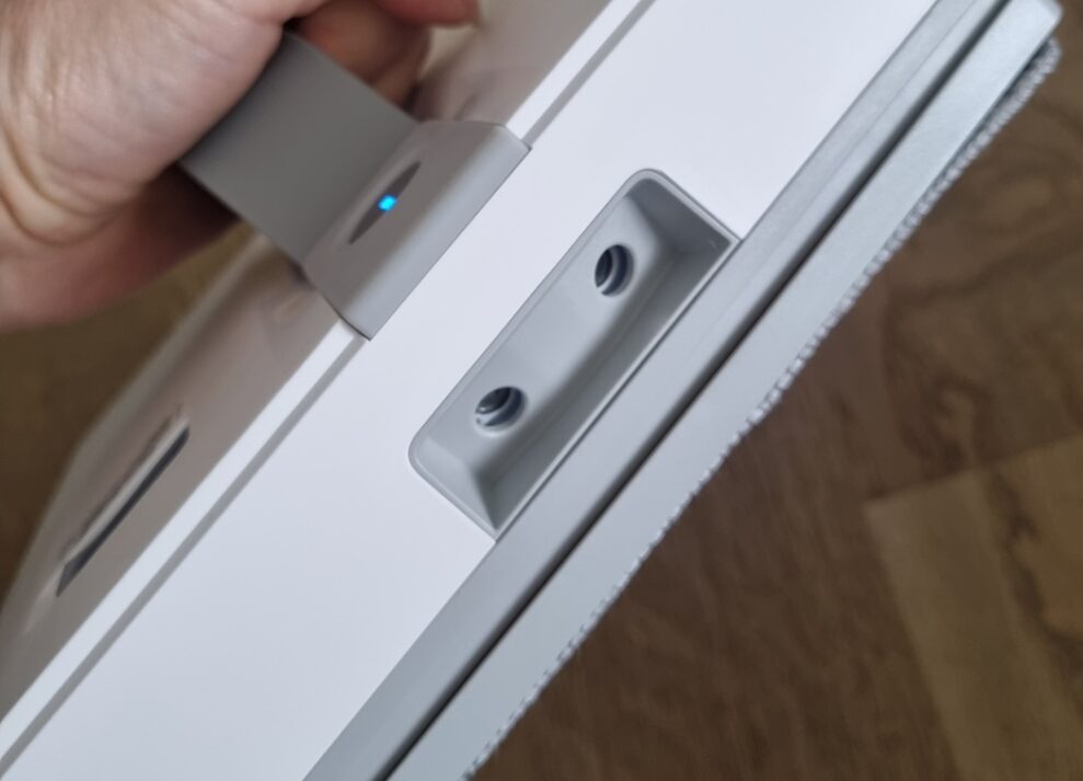 Ecovacs Winbot Mini 4 Ecovacs Winbot Mini 4