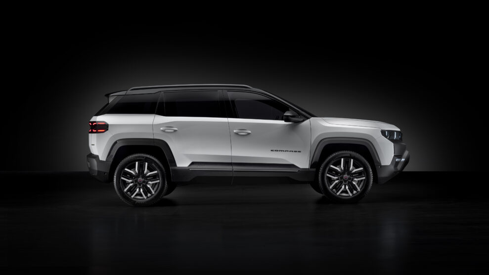 Jeep Compass EV: Kompromissløs terrengbil blir elektrisk 4 Jeep Compass EV: Kompromissløs terrengbil blir elektrisk 3