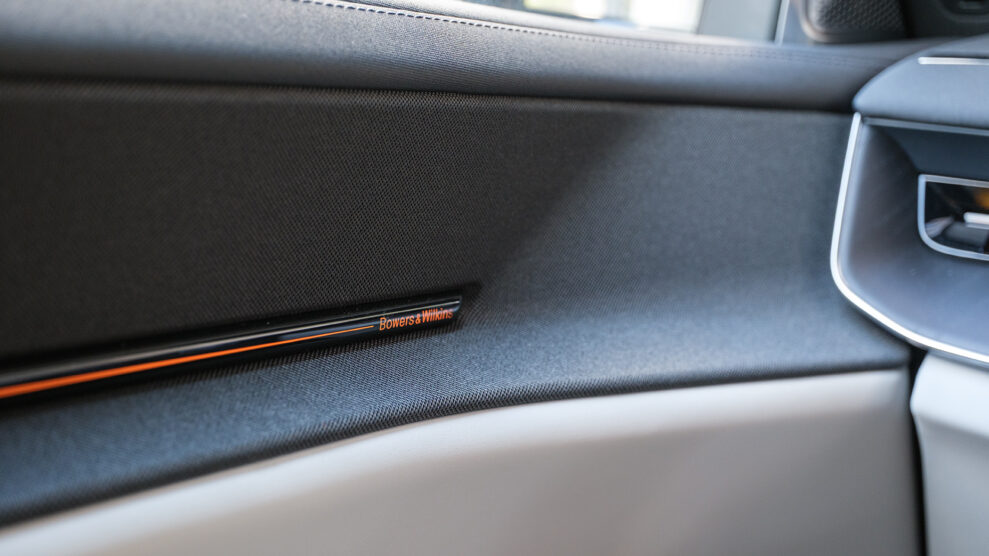 Bowers & Wilkins 3D Surround Sound for Polestar 3 4 Bowers & Wilkins 3D Surround Sound for Polestar 3 4