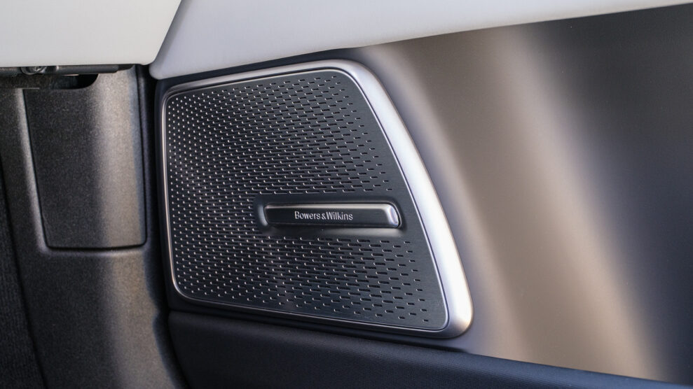 Bowers & Wilkins 3D Surround Sound for Polestar 3 5 Bowers & Wilkins 3D Surround Sound for Polestar 3 5