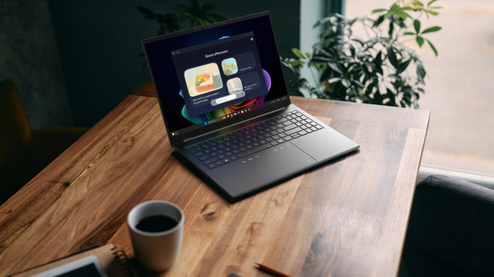 Swift-Go-16-AI_SFG16-74-Lifestyle-03