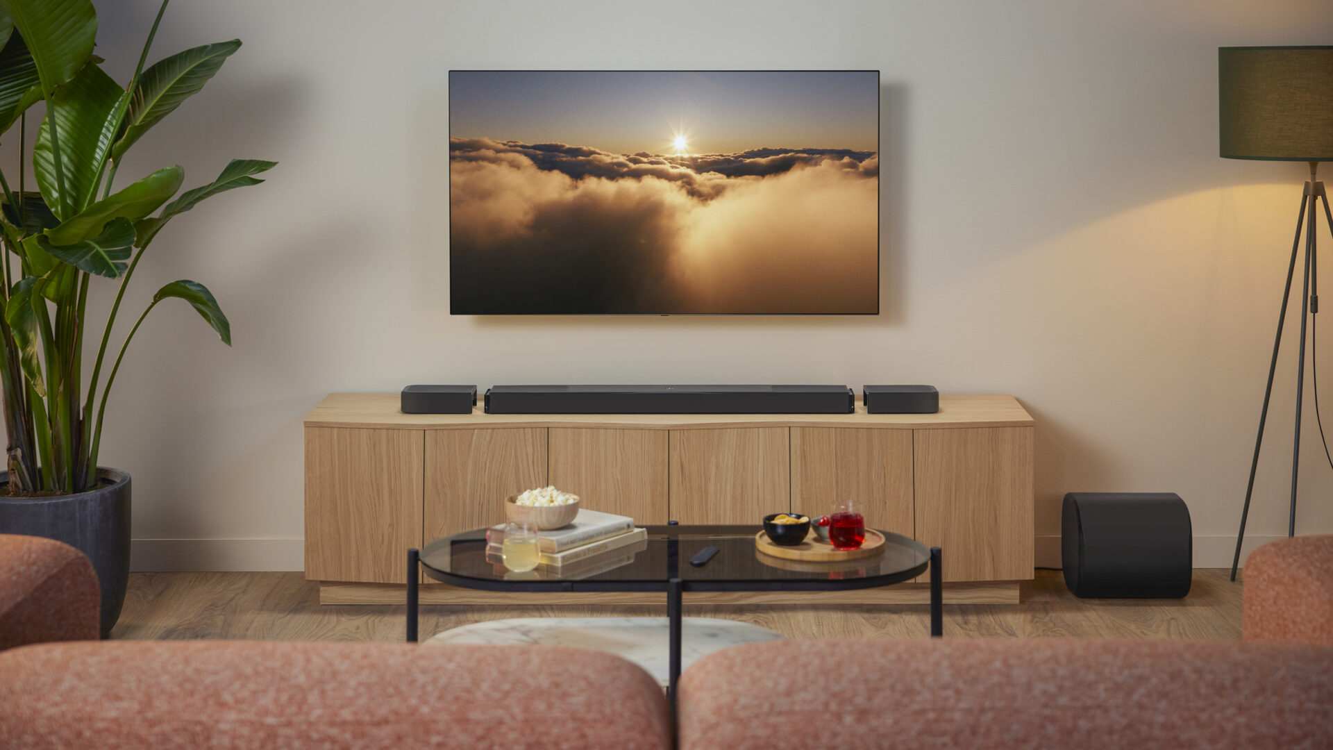 JBL Bar 1300MK2: Kraftpakke med trådløse surroundhøyttalere