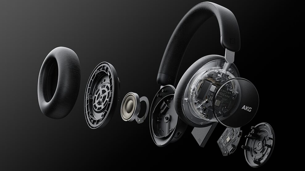 AKG_N9_Black_Lifestyle_Image_Connect