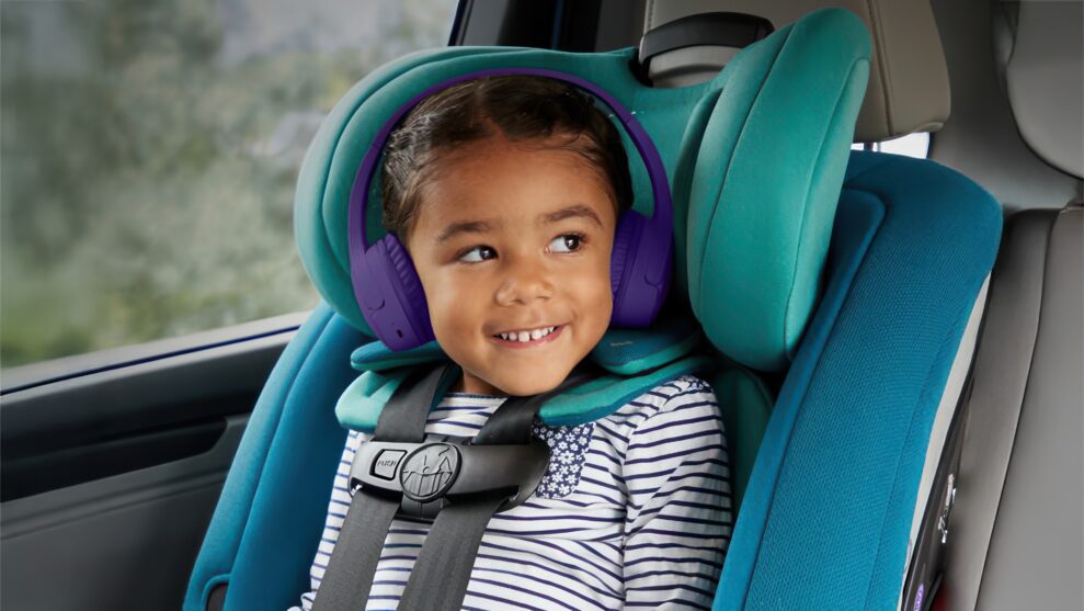 Belkin Soundform Mini purple lifestyle