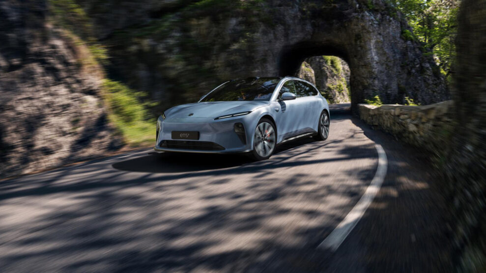 Ny opplevelse i NIO: Bedre parkering og endelig videostrømming 4 NIO-ET5T-sommer-Norge