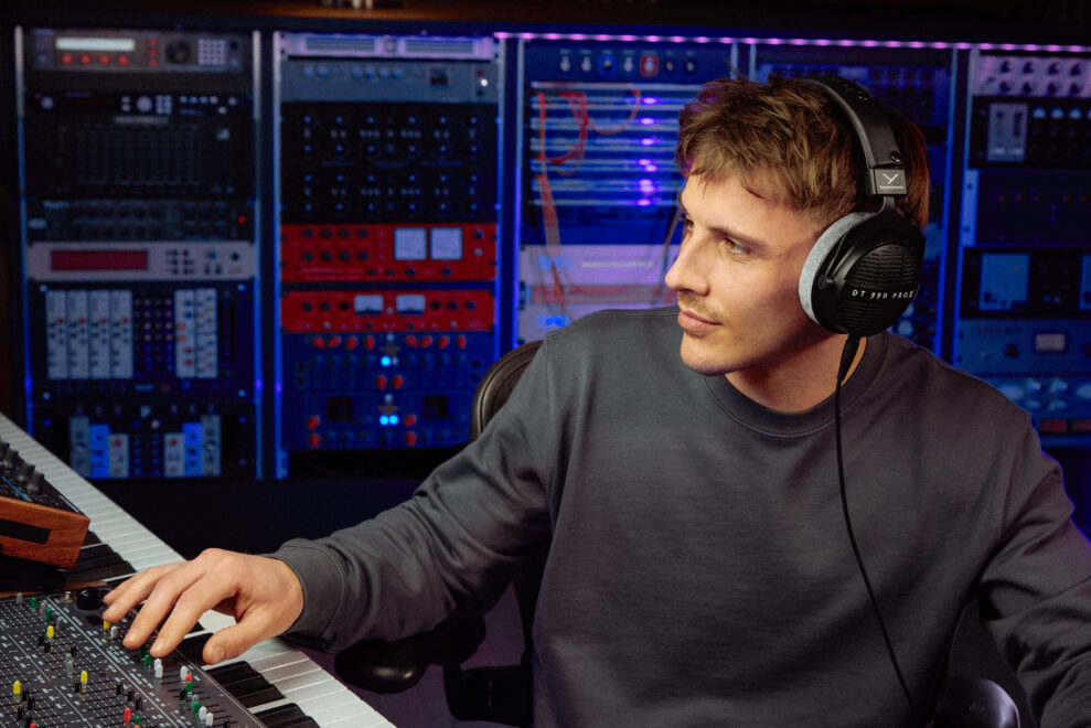 Beyerdynamic DT 990 PRO X lansert 2 Beyerdynamic DT 990 PRO X lansert 2