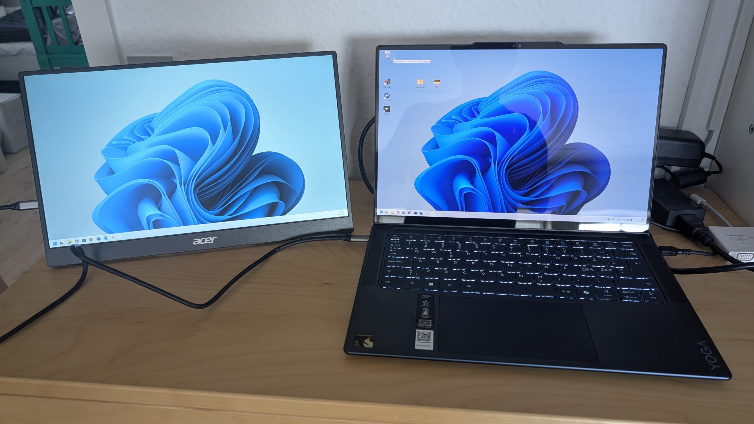 Acer PM161Q 2 Acer PM161Q 2