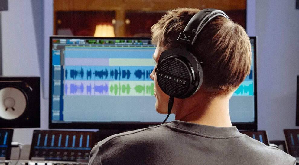 Beyerdynamic DT 990 PRO X lansert 1 Beyerdynamic DT 990 PRO X lansert 1