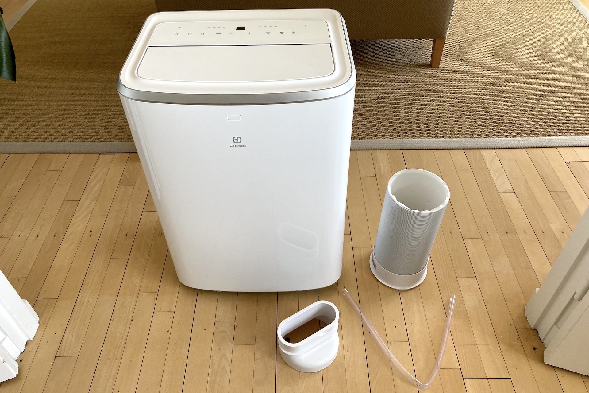 Electrolux Comfort 600 BTU 12000 (EXP34U339CW) 1 Electrolux Comfort 600 BTU 12000 (EXP34U339CW) 1