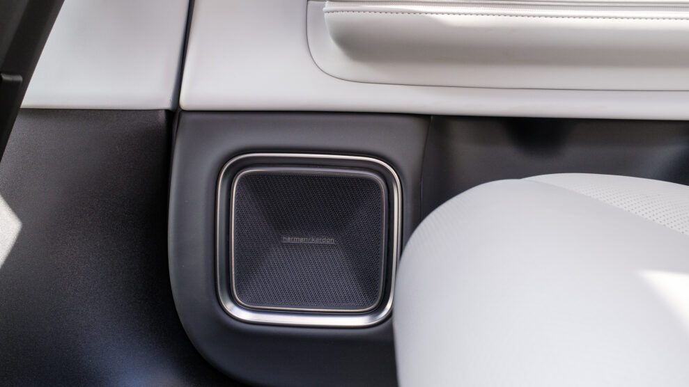 Harman Kardon Premium Sound for Polestar 4 6 Harman Kardon Premium Sound for Polestar 4 6