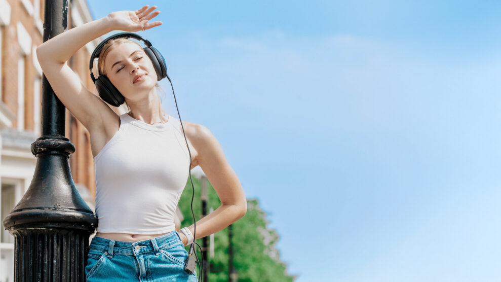 iFi Go Blu Air: Lommevennlig lyd med høy kvalitet 5 iFi Go Blu Air lifestyle 2