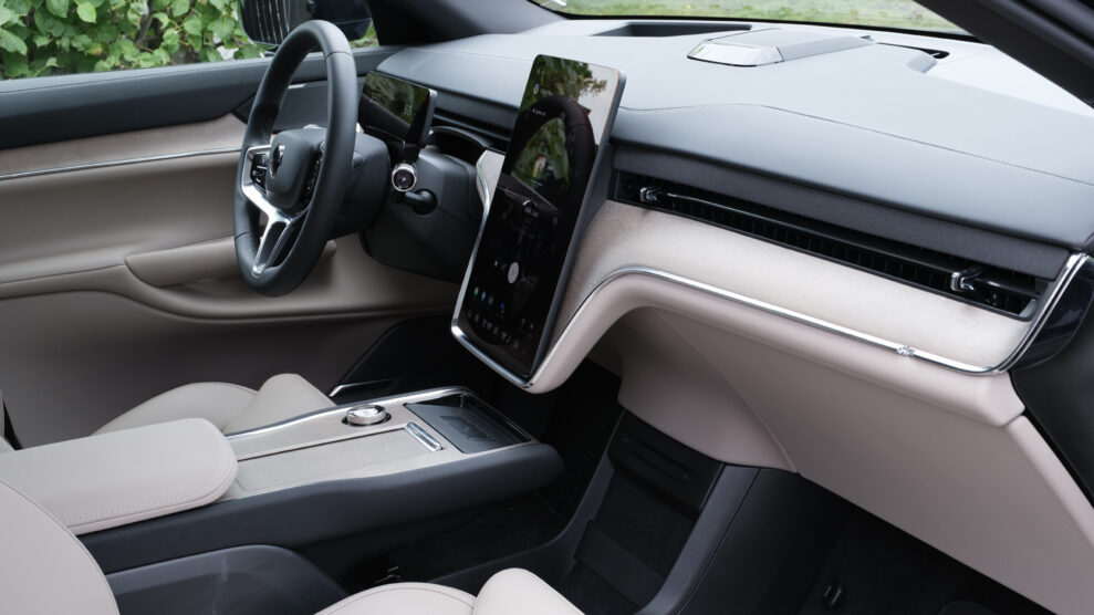 Volvo EX90 5