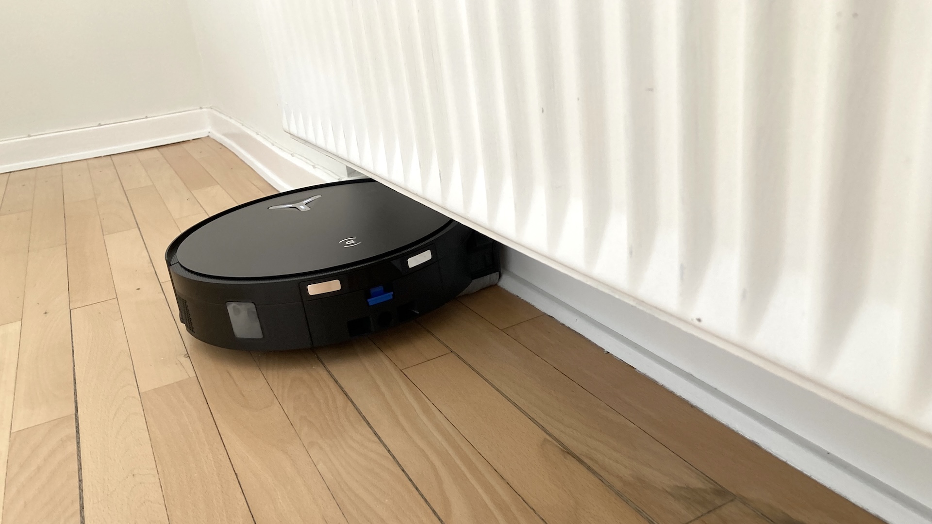 Ecovacs Deebot X11 OmniCyclone 8 Ecovacs Deebot X11 OmniCyclone 8