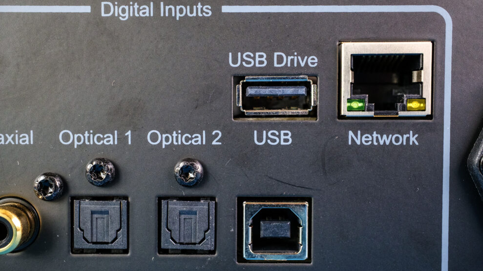 Hegel H150 USB Drive input