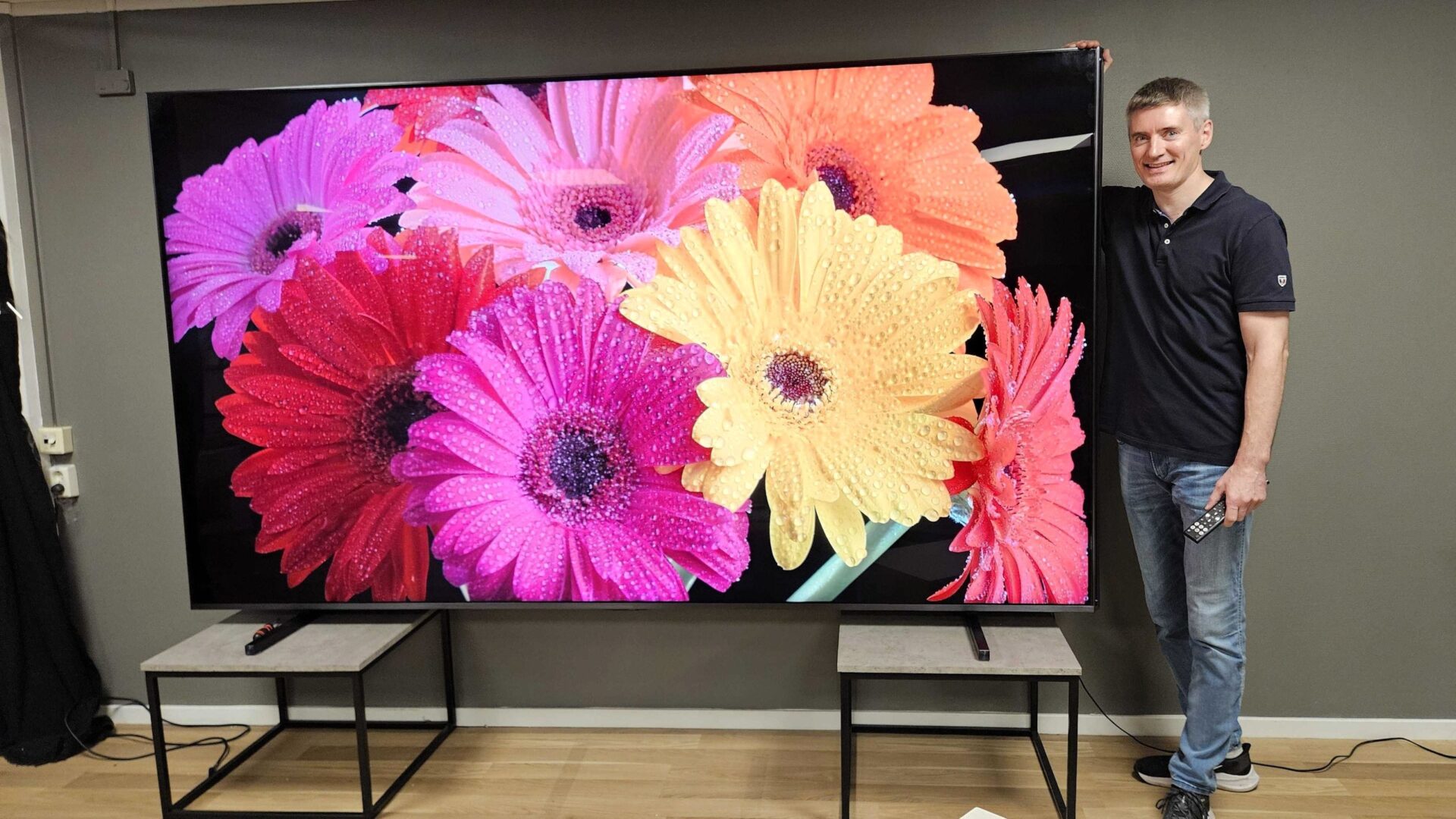 Verdens største TV på testbenken: Hisense 116UX