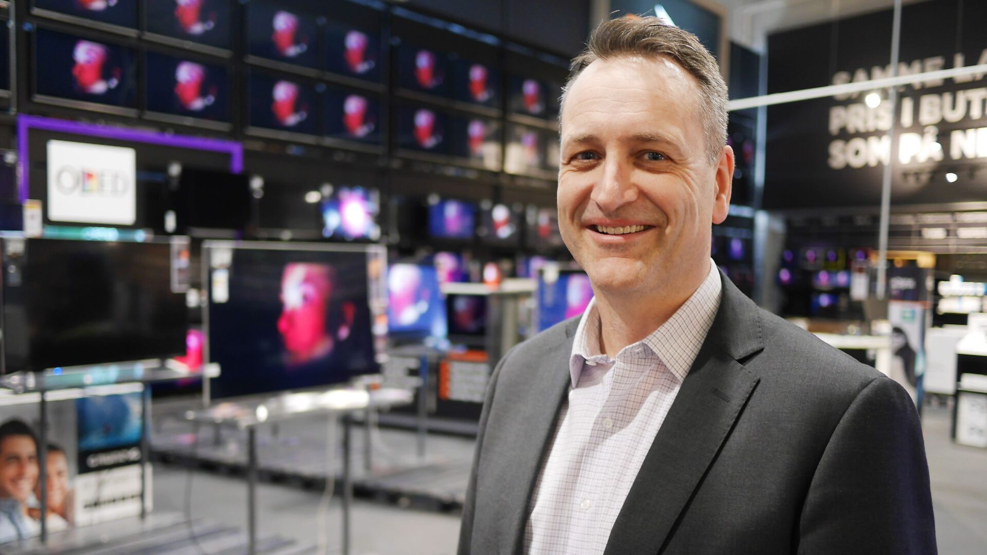 Nordmenn kjøper færre, men større TV-er 1 Nordmenn kjøper færre, men større TV-er 1