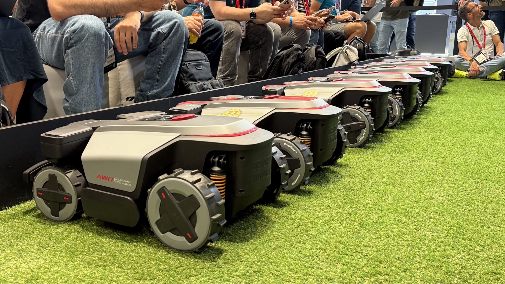 IFA 2025: Roborock debuterer med tre robotgressklippere