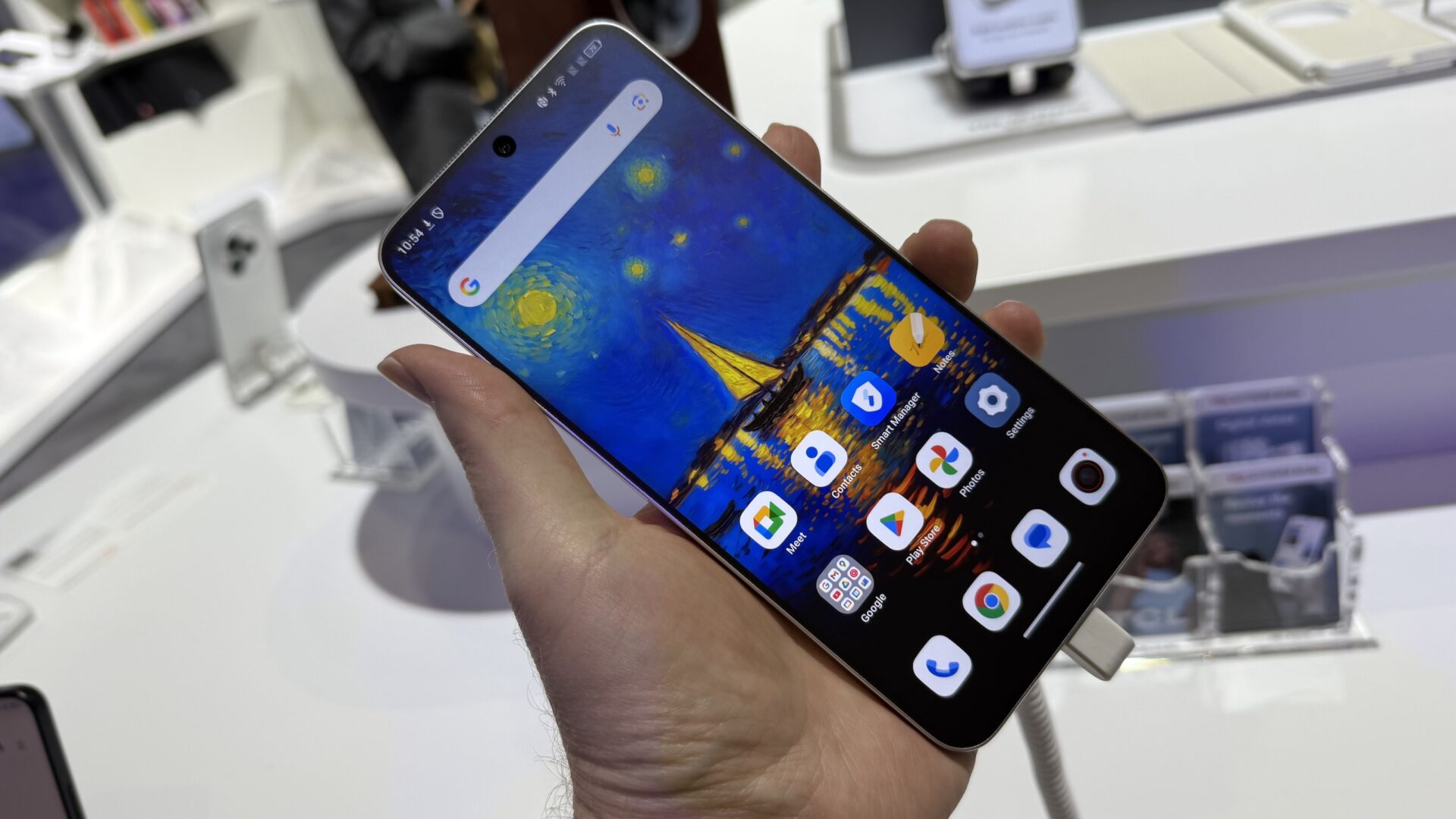IFA 2025: TCL lanserer smarttelefon med papirlignende skjerm