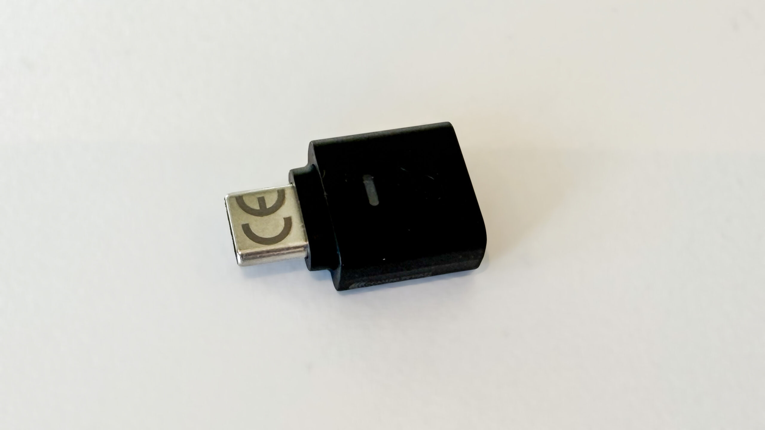 Sennheiser HDB 630 3 Sennheiser HDB 630 dongle