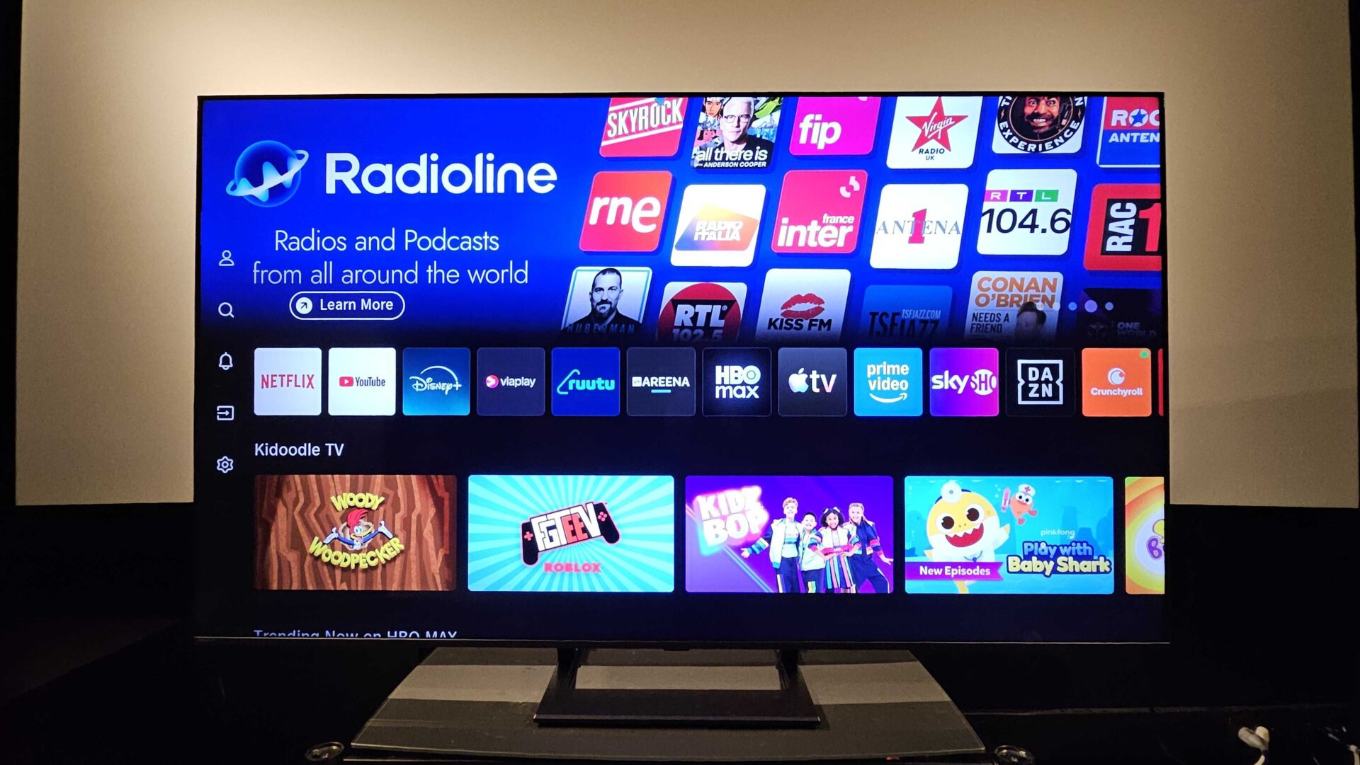 Hisense E8Q (75E8Q) 3