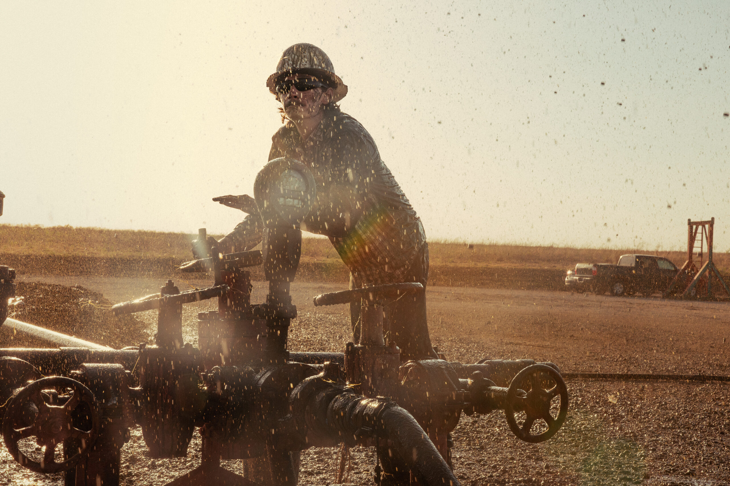 Landman, sesong 2, eps. 1-2 4 Landman, sesong 2, eps. 1-2 4