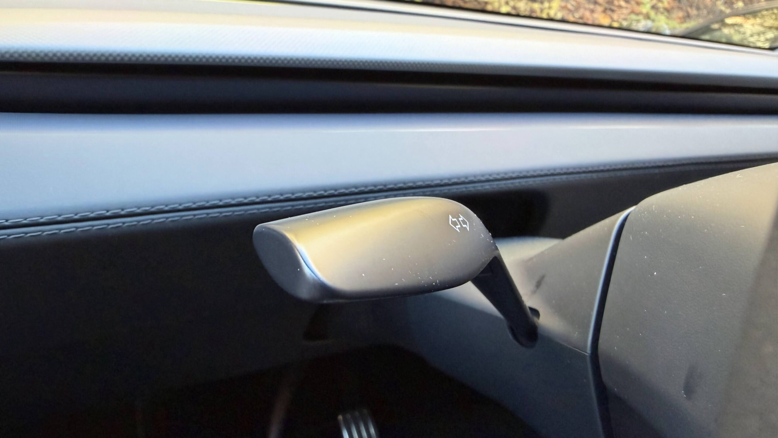 Tesla Model Y Performance (2025) 2 Tesla Model Y Performance 2025 turnsignal stick