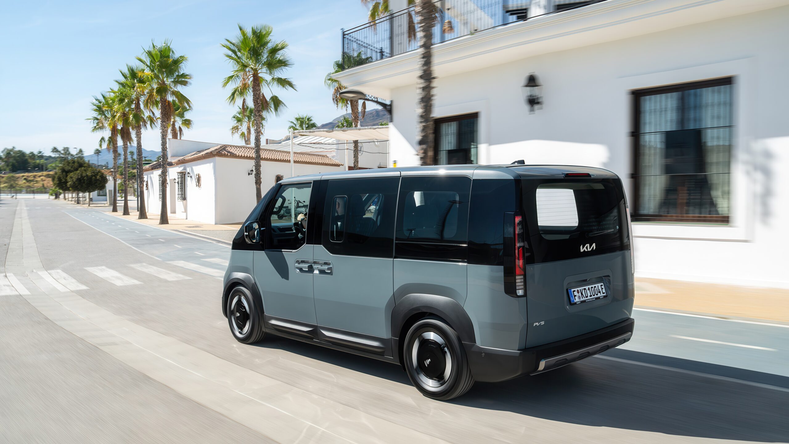 kia-pv5-passenger-lake-house-grey-dynamic-digital-1920x1080-003